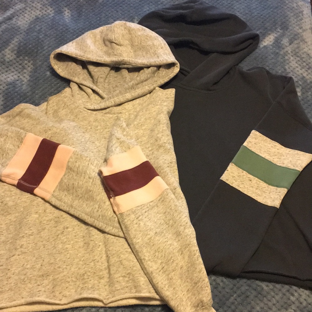 2 Abercrombie & Fitch cropped hoodies (one blue and one gray)